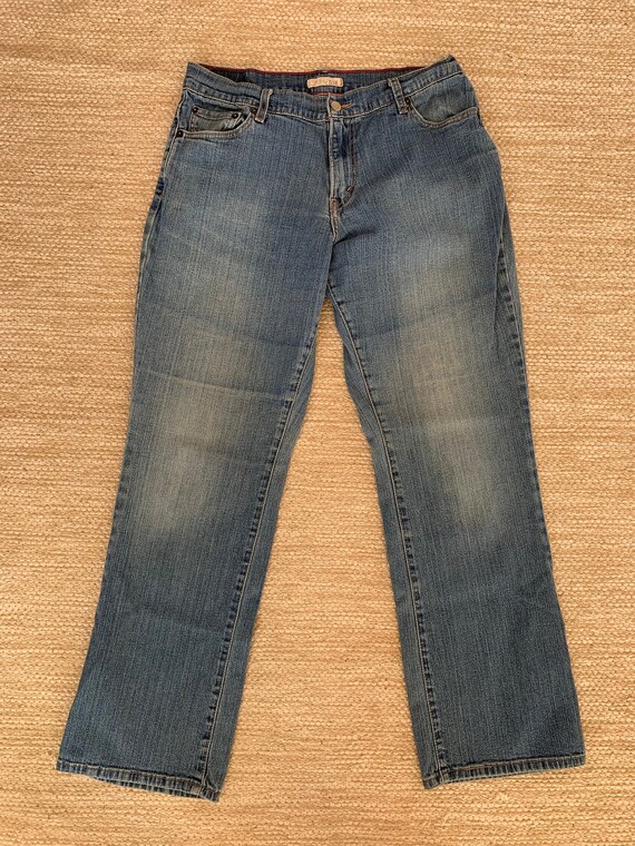 12-Med Levi’s 550 Relaxed Boot Cut Jeans