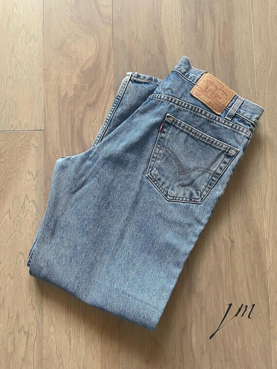 Vintage Levis 550 Relaxed Fit W36 L30 Medium Washed Made in 