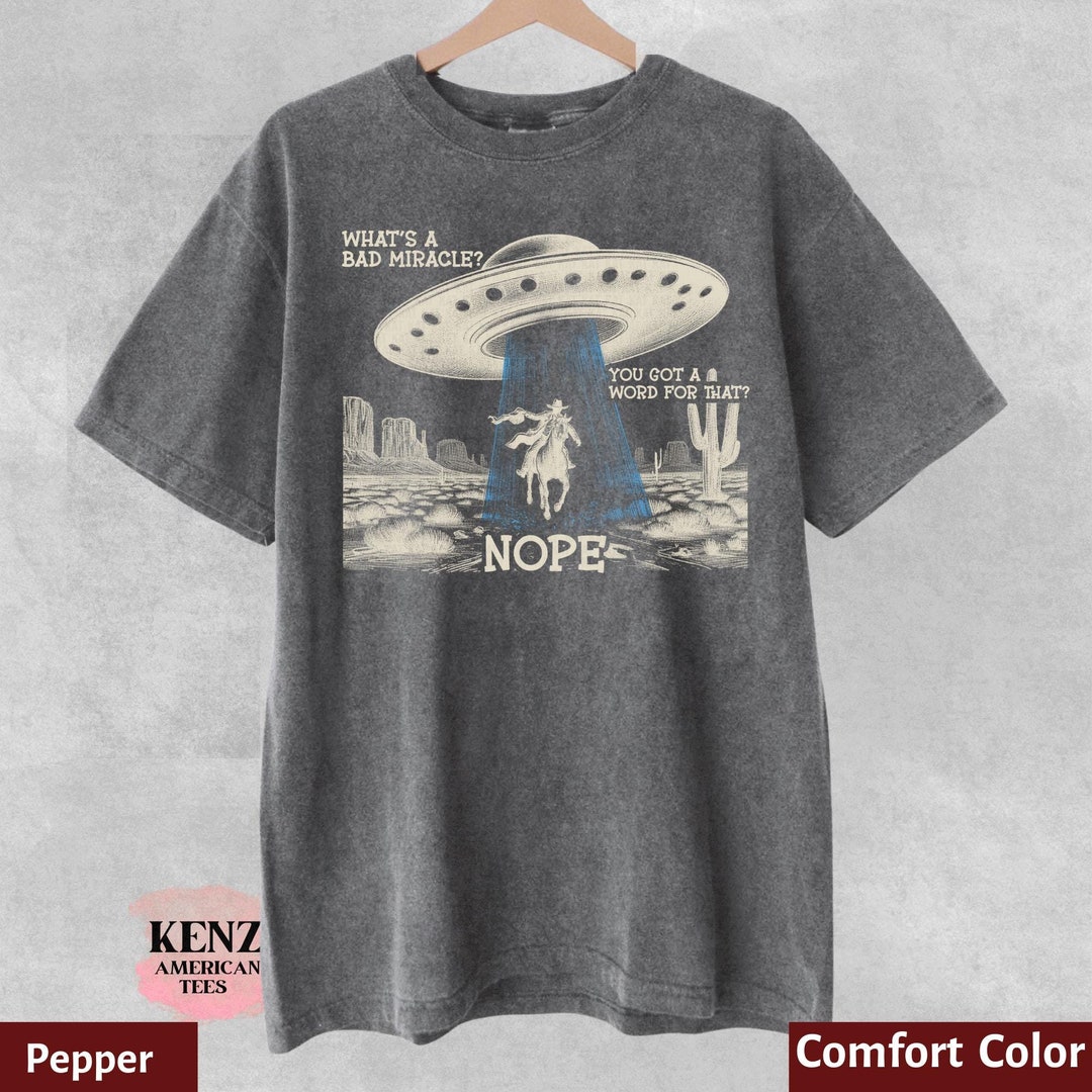 Retro Horror Movie Graphic T-shirt, Vintage 2024 Sci-fi Alien UFO Film ...