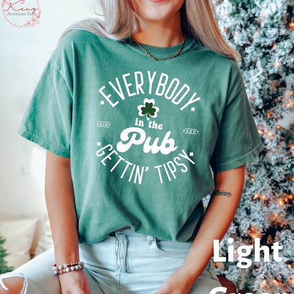 Koszulka Comfort Colors Pub Crawl, koszulka do picia na Dzień Świętego Patryka, koszulka z napisem „Każdy w pubie jest pijany” na prezent na paradę Pattys