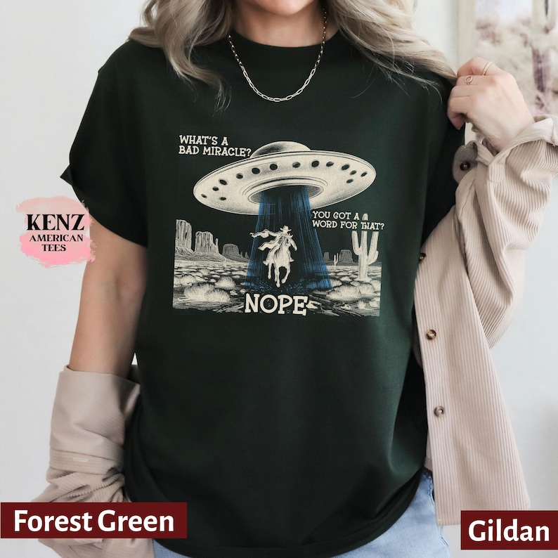 Retro Horror Movie Graphic T-shirt, Vintage 2024 Sci-fi Alien UFO Film ...
