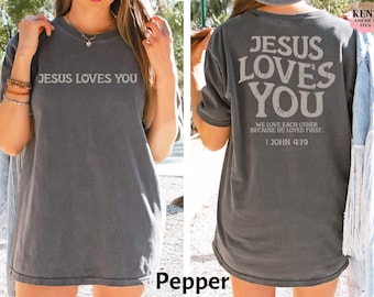 Jesus liebt dich T-Shirts, Jesus T-Shirt, christliches Shirt, ästhetische Kleidung, Bibel-Vers-Shirt, Jesus-T-Shirts, christliches Merch, Komfortfarben-T-Shirts
