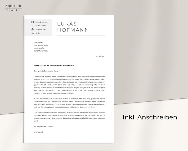 May include: A formal letter of application for a job position. The letter is addressed to "Sehr geehrte Damen und Herren" and includes the text "Bewerbung um die Stelle als Musterstellenanzeige".