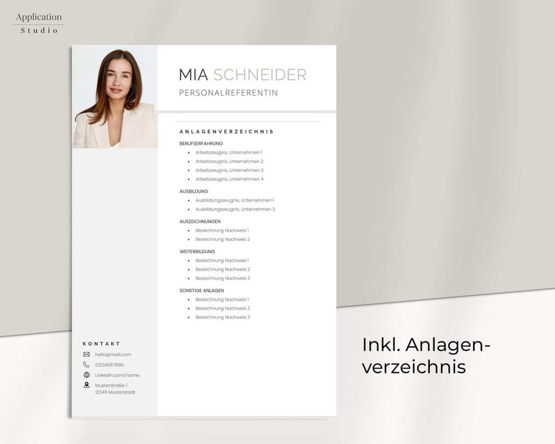May include: A resume template with a photo of a woman at the top. The template includes a section for contact information, work experience, education, and skills. The text "MIA SCHNEIDER" and "PERSONALREFERENTIN" is at the top of the page. The text "ANLAGENVERZEICHNIS" is in the middle of the page. The text "KONTAKT" is at the bottom of the page. The text "Inkl. Anlagen-verzeichnis" is at the bottom right of the page.