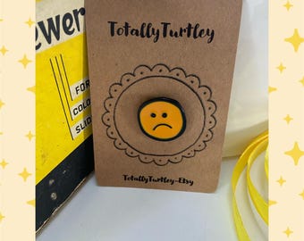 Smile tongue out grunge acid enamel pin badge