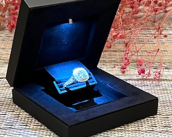 Deluxe-Schmuckaufbewahrungs-Geschenkbox, ultraschlanke und versteckte Ringbox für Heiratsantrag, Verlobung, Hochzeitsgeschenk mit LED-Licht, schwarzes Geschenk für Sie