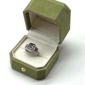 Vintage Design Jewelry Ring Box  Engagement Proposal Wedding Ring Box Luxury Storage Gift Box  in Rich Velvet Light Green