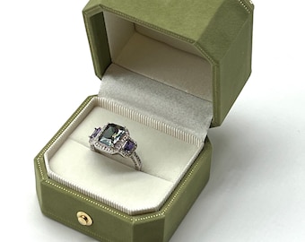 Vintage Design Jewelry Ring Box  Engagement Proposal Wedding Ring Box Luxury Storage Gift Box  in Rich Velvet Light Green