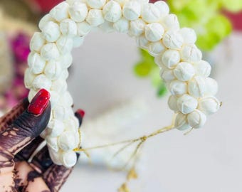 Traditional Indian Hair Accessories White Gajra Artificial  display picture 2