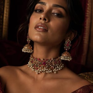 Jadau Navratan choker/ketting met bijpassende oorbellen (jhumka)/parel, roze, robijn, smaragdgroen/multicolor/Bruiloft/Feest/Bruidsmode