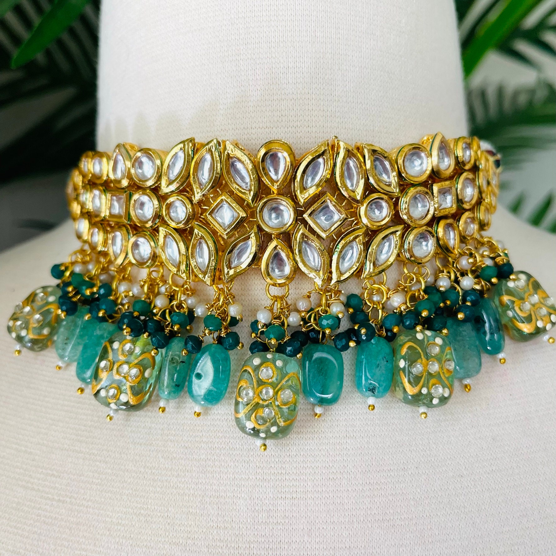 Shostopper By Sukkhi Kundan & Green Faux Beads Jewelry Set - Necklace, Earrings & Maangtikka - View #8
