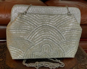 Pochette Sac à Main Argentée Avec Broderies Et Perles - Neuf Avec Petits Défauts