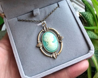 Vintage Style Cameo Necklace, Resin Cameo, with Velvet Jewelry Box