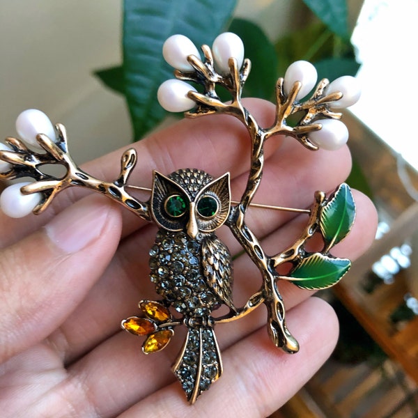 Owl Brooch, Beautiful Design Brooch, Night Owl with Green Eyes (3"X3")