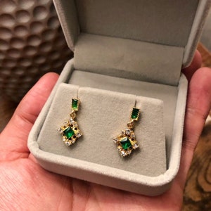 Emerald Color Oorbellen met kleine zirkonen omgeven, Sterling zilveren palen, met sieradendoos; Stud Oorbellen