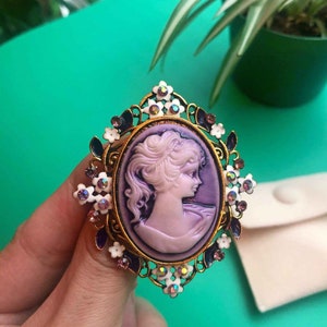 Beautiful Cameo Brooch, Violet Cameo Brooch, 2"*2.5", with Velvet Pocket