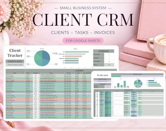 Può includere: Un sistema CRM clienti digitale per Google Sheets con un tracker clienti e una lista di cose da fare. L'interfaccia mostra tabelle di dati, grafici a torta e a barre in tonalità di verde, blu e grigio con etichette per clienti, attività e fatture.