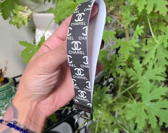 gucci wristlet keychain