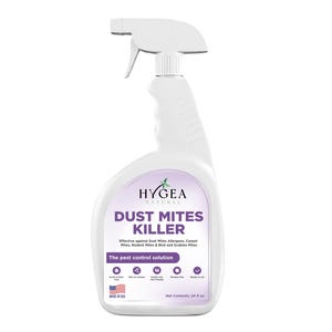 Puede incluir: Botella de spray blanca de Hygea Natural Dust Mites Killer. La etiqueta incluye el texto "Dust Mites Killer" y "The pest control solution". La botella contiene 710 ml y está hecha en los EE. UU.