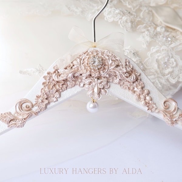 Large Pearl White Wedding Dress Hanger, Light Champagne Gold Pearl Bridal Hanger, Personalised Hanger Charm, Bridal Shower Gift, Satin Bag