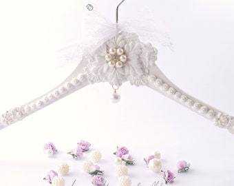 White Lace Wedding Dress Hanger, Pearl Bridal Hanger with Elegant Custom Name and Date Tag, Personalised Hanger, Bride Gift.