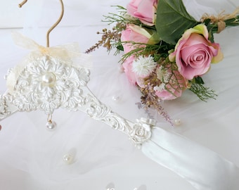Pearl Wedding Dress Hanger, Padded Satin Shoulders, Personalised Bridal Hanger Charm, Bridal Shower Gift.