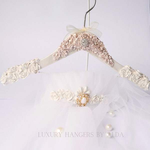 Veil Hanger for Bride, Veil Accessory, Pearlescent and Gold Veil Hanger, Hanger for Veils, Small Hanger, Gift for Bride, Bridal Shower.