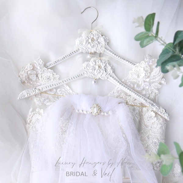 Veil Hanger and Bridal Hanger, Bling Wedding Dress Hanger, Personalised Hangers, Custom Name Hanger, White Pearl Hangers, Gift