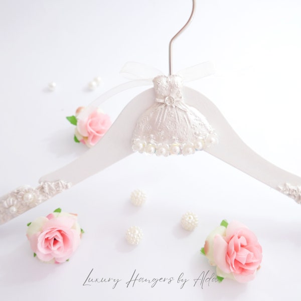 Flower Girl Hanger, Little Dress Child Hanger for Wedding, Personalised Tag Included, Satin Bag, Gift for Flower Girl.