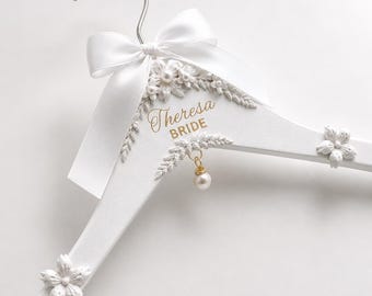 Personalized Pearl Wedding Dress Hanger, Gold Vinyl Name, Satin Ribbon Bow, Floral Rose Pearl Charm, Bridal Shower Gift, Heavy Duty Hanger.