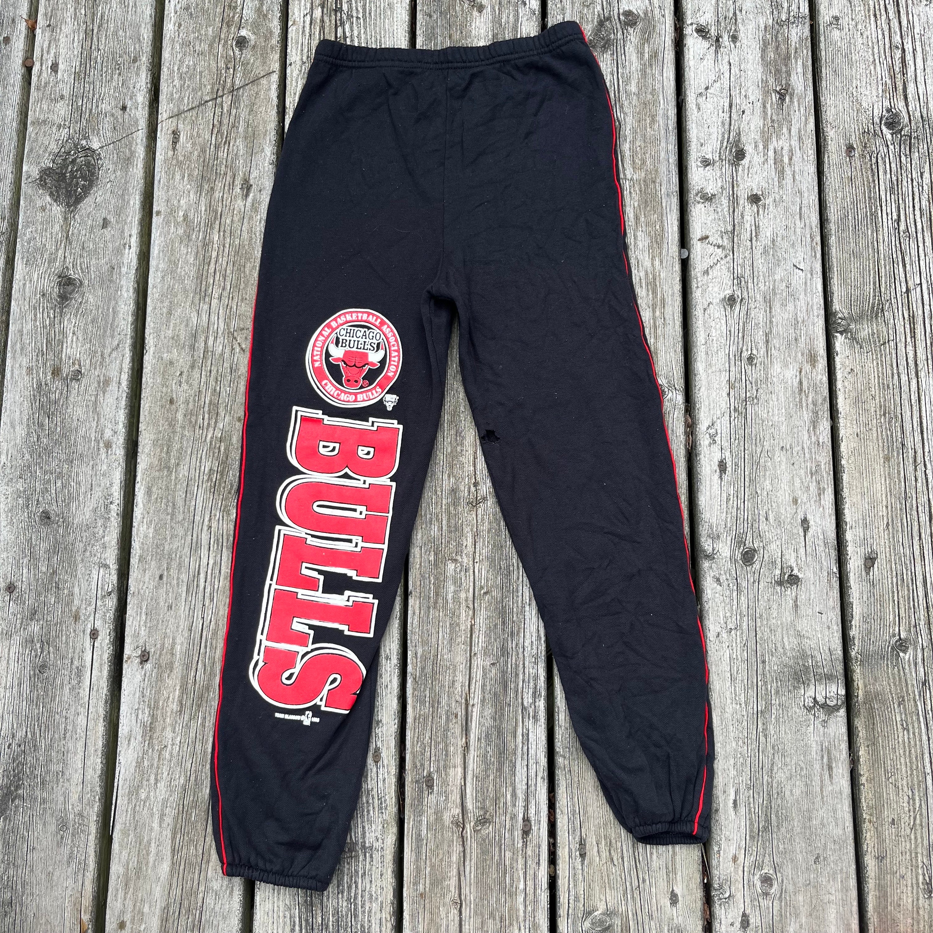 Vintage 90s Chicago Bulls NBA Red Graphic Print Logo Sweatpants Sz M