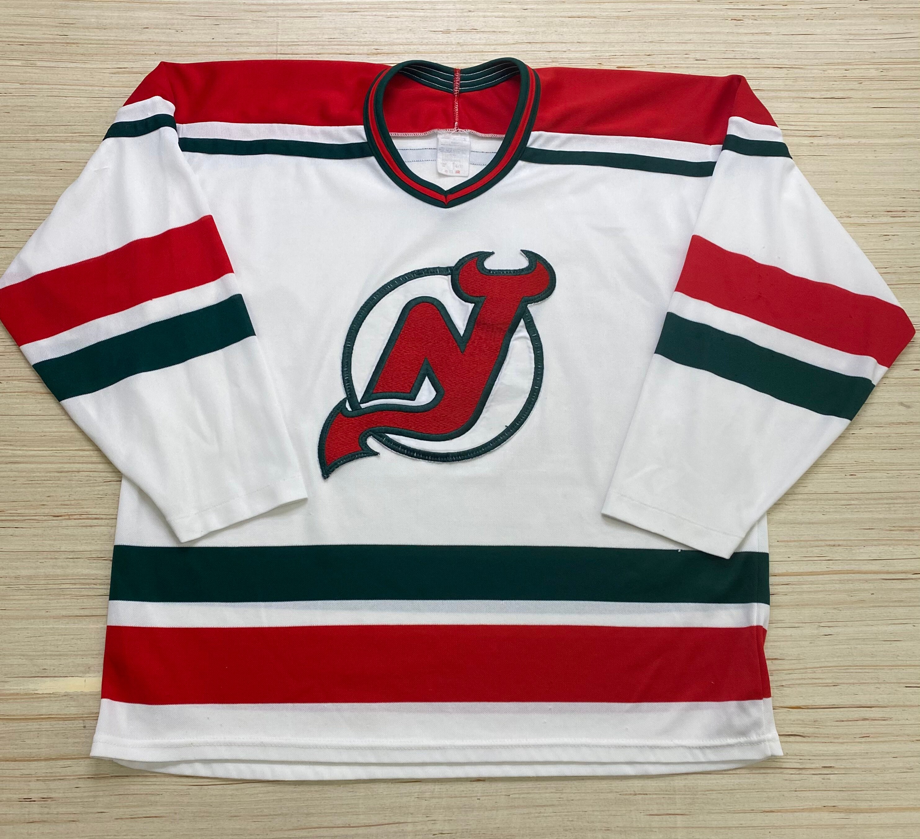 New Jersey Devils Starter Puck Pullover Hoodie - Red