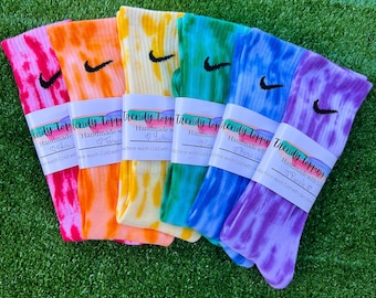 Chaussettes tie-dye Nike - Lot de 6 chaussettes arc-en-ciel colorées pour enfant, homme et femme. Uniques, dynamiques et authentiques, des chaussettes parfaites pour les vêtements de détente