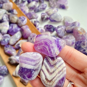 3 Large Colorful Dream Amethyst Tumbles Large Purple Patterned Tumbled Chevron Amethyst Polished Amethyst 15-25g 0.5-0.9oz 3-4cm 1.2-1.6in
