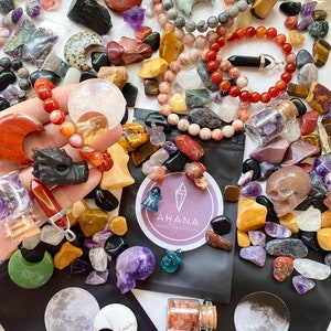 NEW Spooky Scoops Halloween Premium Surprise Crystal Mystery Mix Pouch 125g 4.5oz Tumbles Raw Crystal Skull Moons Halloween Crystal Confetti