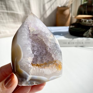 Light Purple Big Druzy Tower Orca Agate Druzy Self Standing Crystal Purple Quartz 256g 9x6x4cm 9oz 3.5x2.4x1.6in DF6B