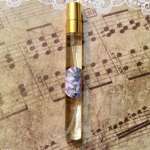 White Lily Perfume Sample: Vintage Floral Strong Scent