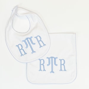 Juego de babero y paño para eructar para bebé / Juego de babero con monograma / Juego de babero bordado / Regalo para baby shower / Regalo personalizado para baby shower / Regalos con monograma