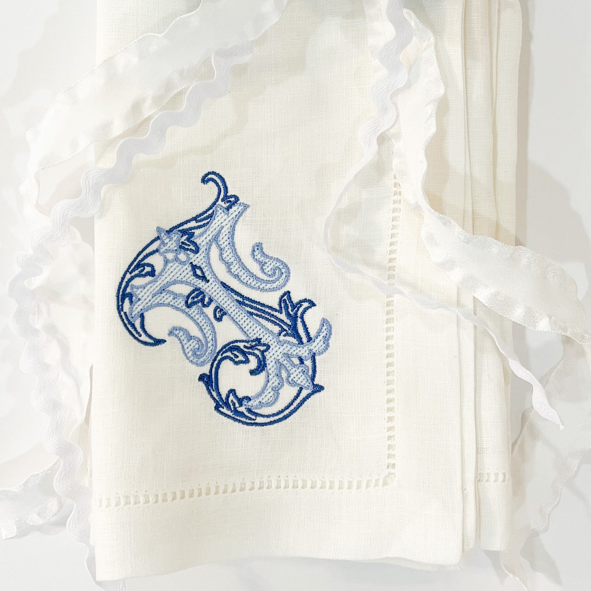 Linen Dinner Napkins | Embroidered Linen Dinner Napkins | Initial Napkins | Monogrammed Initial Dinner Napkins | Wedding Gift - Etsy