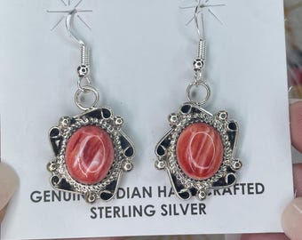 Boucles d'oreilles NAVAJO HUÎTRE ÉPINÉE en argent sterling : fabriquées à la main par un artisan amérindien