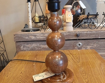 Base de lampe de table en bois