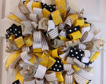 Bumblebee Bow Wreath
