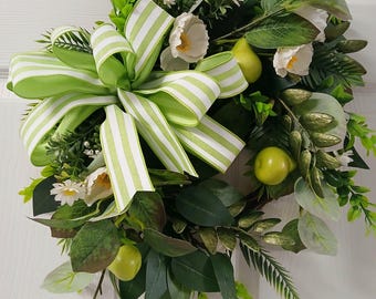 18" RV Pear Wreath