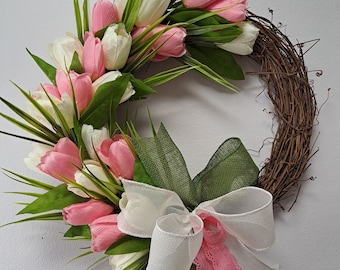 16" Tulip Grapevine Wreath