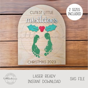Muérdagos más lindos en formato SVG, recuerdo de la primera Navidad del bebé, recuerdo de la huella del pie del bebé, archivo láser navideño de Glowforge