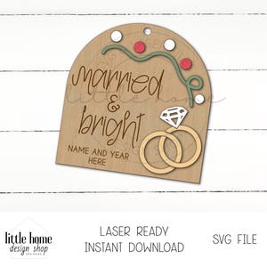 Verheiratet und helle Weihnachtsverzierung Laser-Datei, unser erstes Weihnachten Verheiratetes Verzierung-Svg, Hochzeitsverzierung-Svg-Datei, Jungvermählten Verzierungs-Svg