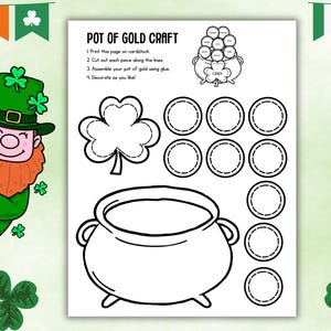 Pode incluir: Folha de artesanato imprimível em preto e branco intitulada "POT OF GOLD CRAFT" com instruções e contornos de um trevo, um pote de ouro e moedas de ouro. Um desenho animado de um duende e decorações da bandeira irlandesa estão no fundo.
