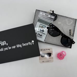 ID-badge ringbeveiliging, oortje en zonnebril, ringbeveiligingsset, gepersonaliseerde ringdragerset, cadeau ringbeveiliging
