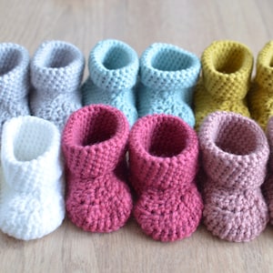 Crochet baby slippers, soft wool infant booties, from birth to 6 months (3 different sizes), 6 colors available