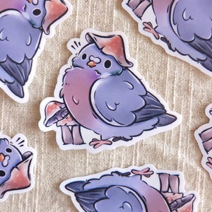 Pigeon ramier avec chapeau champignon - autocollant vinyle imperméable de qualité supérieure | Sticker oiseau mignon | oiseau sauvage des bois